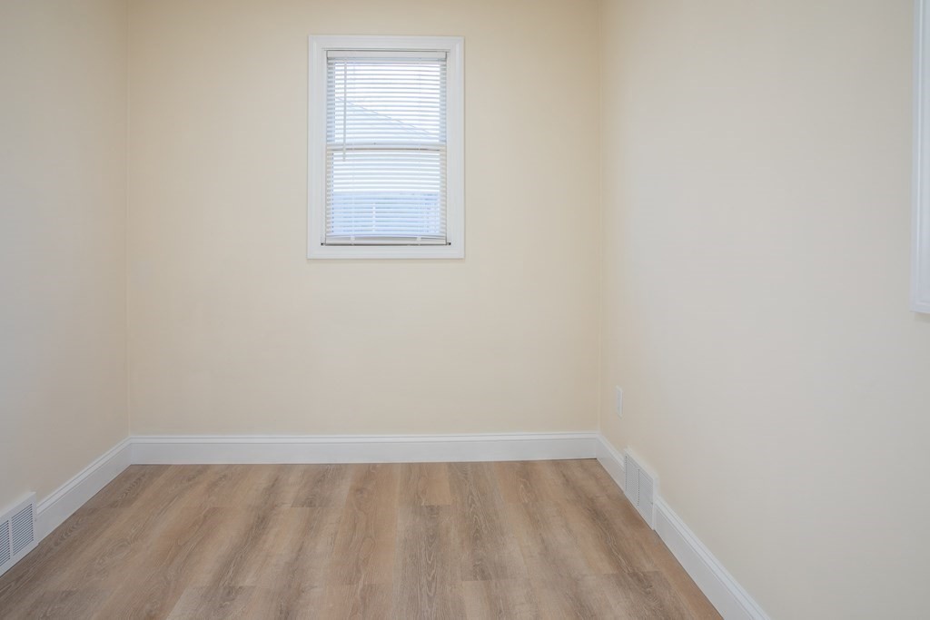 151 Switzer Avenue Springfield, MA 01109 - Photo 17 of 24 Gallery Image 17