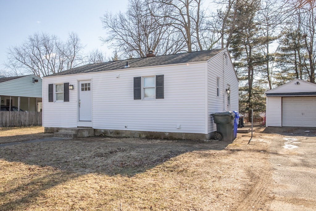 151 Switzer Avenue Springfield, MA 01109 - Photo 3 of 24 Gallery Image 3