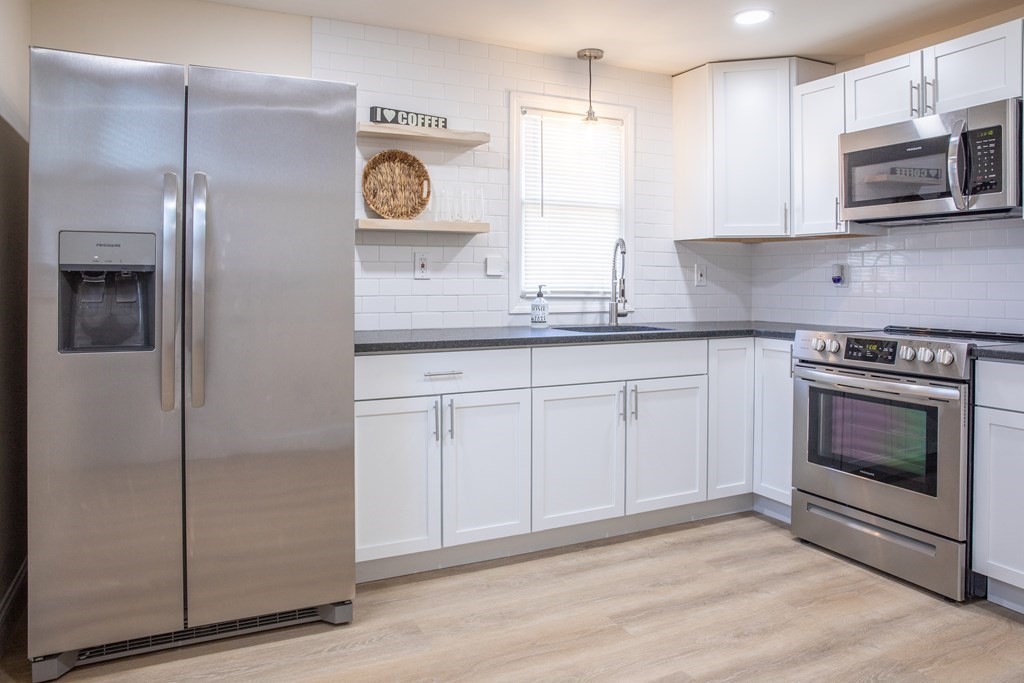 151 Switzer Avenue Springfield, MA 01109 - Photo 4 of 24 Gallery Image 4