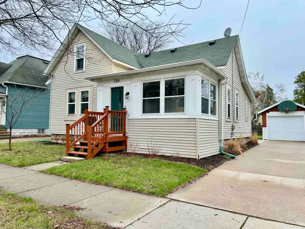 $224,900 | 724 West Oklahoma Street, Appleton, WI 54914