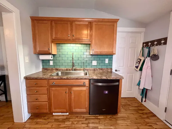 $224,900 | 724 West Oklahoma Street, Appleton, WI 54914