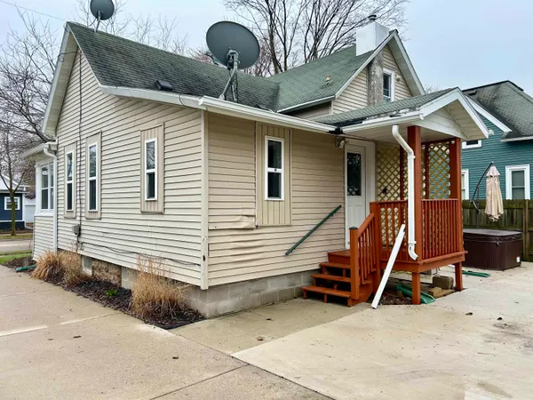 $224,900 | 724 West Oklahoma Street, Appleton, WI 54914