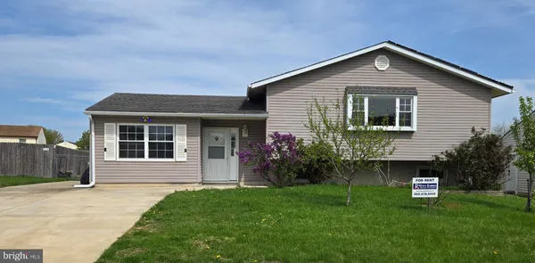 $2,800 | 9 Warren Drive, Newark, DE 19702