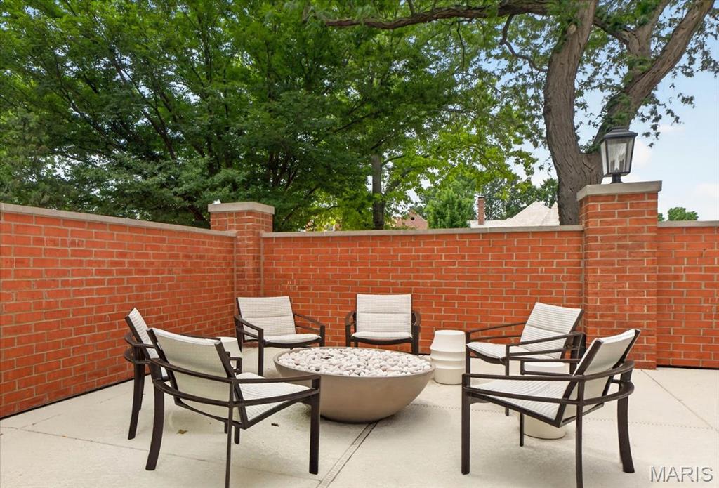 816 South Hanley Road, Unit 15B Clayton, MO 63105 - Photo 45 of 48