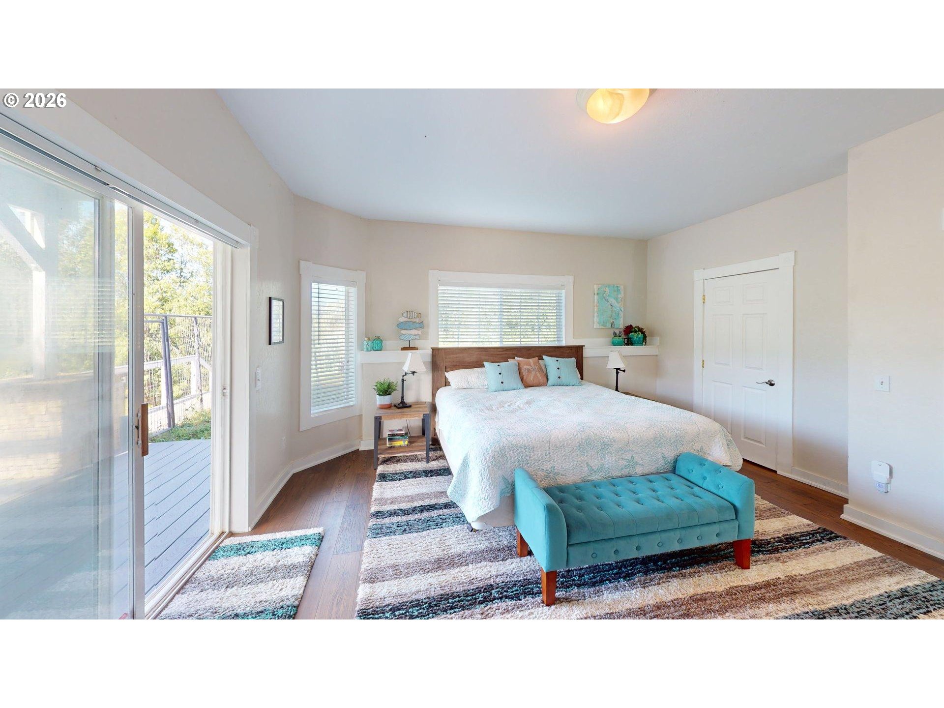 95950 North Bank Rogue River Road Gold Beach, OR 97444 - Photo 28 of 41 Bedroom
