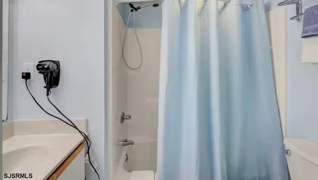 $308,900 | 870 East 7th Street, Unit 215, Ocean City, NJ 08226