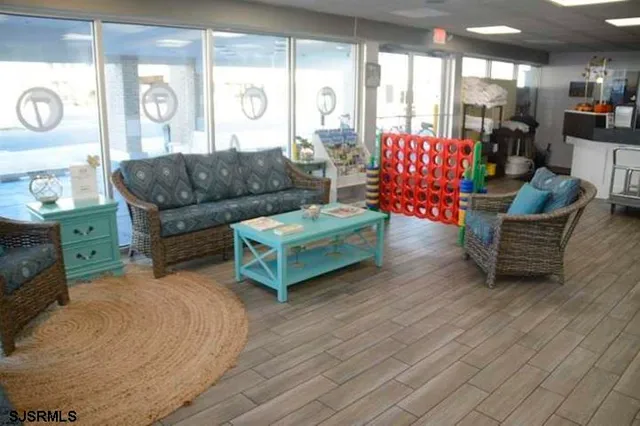 $308,900 | 870 East 7th Street, Unit 215, Ocean City, NJ 08226