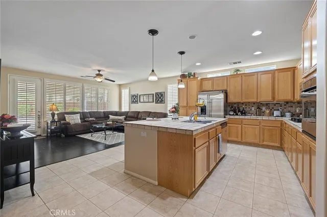 $925,000 | 13512 Aspen Leaf Lane, Eastvale, CA 92880