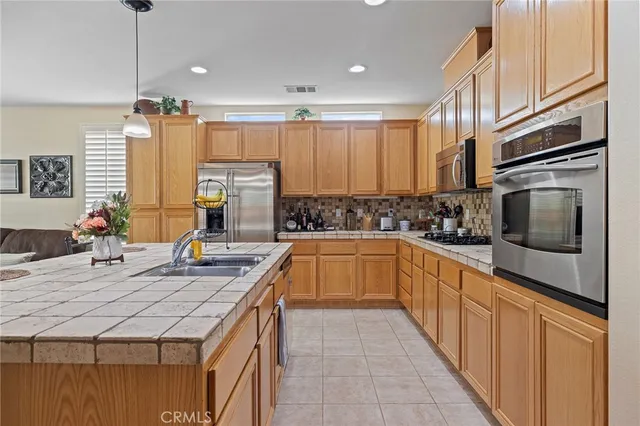 $925,000 | 13512 Aspen Leaf Lane, Eastvale, CA 92880