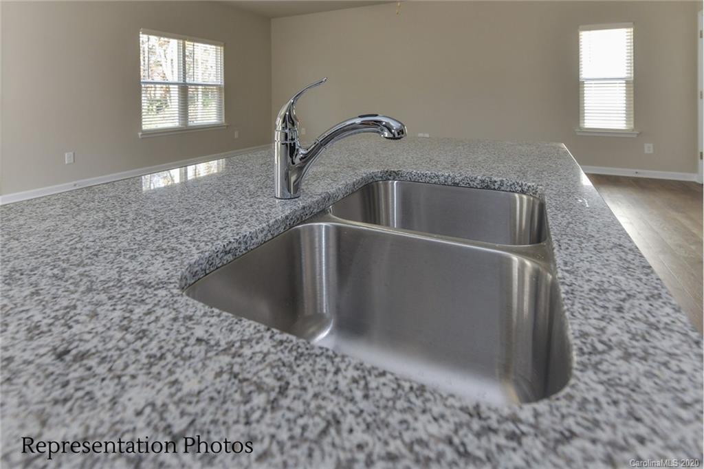 9042 Hood Road, Unit 1 Charlotte, NC 28215 - Photo 7 of 26 Gallery Image 7