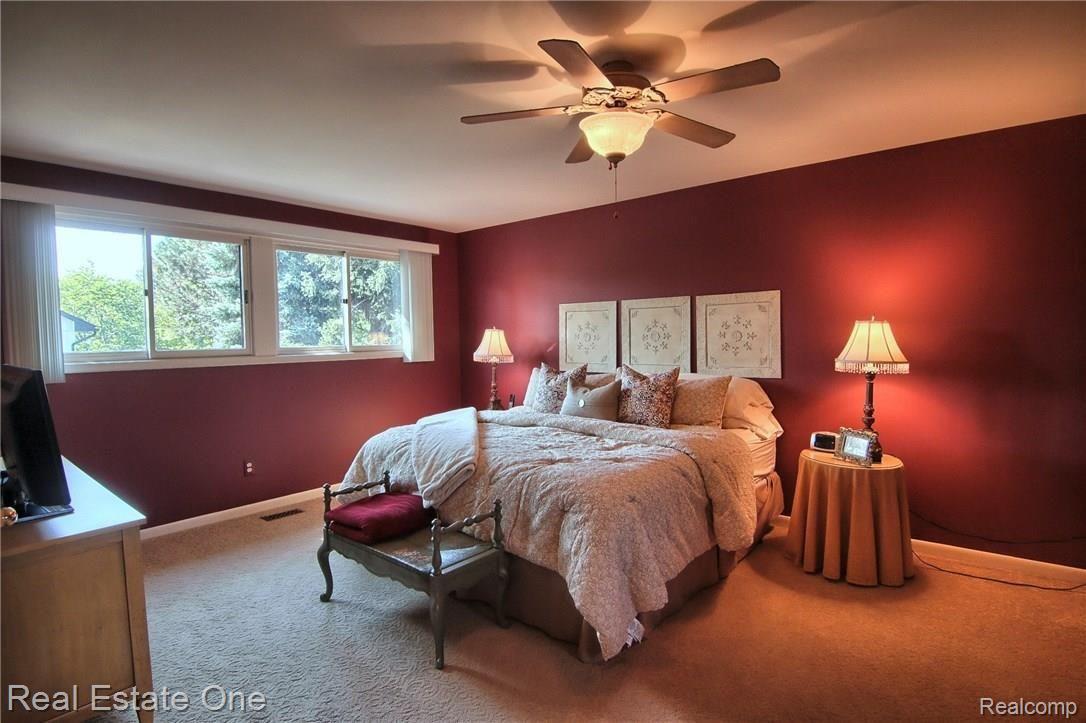 31135 Country Ridge Circle Farmington, MI 48331 - Photo 22 of 37 Master_Bedroom.jpg