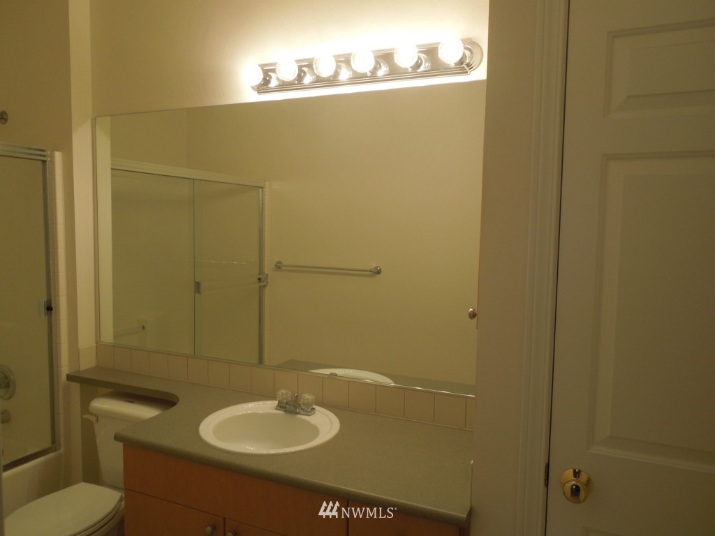 5020 Talbot Place South, Unit H Renton, WA 98055 - Photo 11 of 16 Gallery Image 11