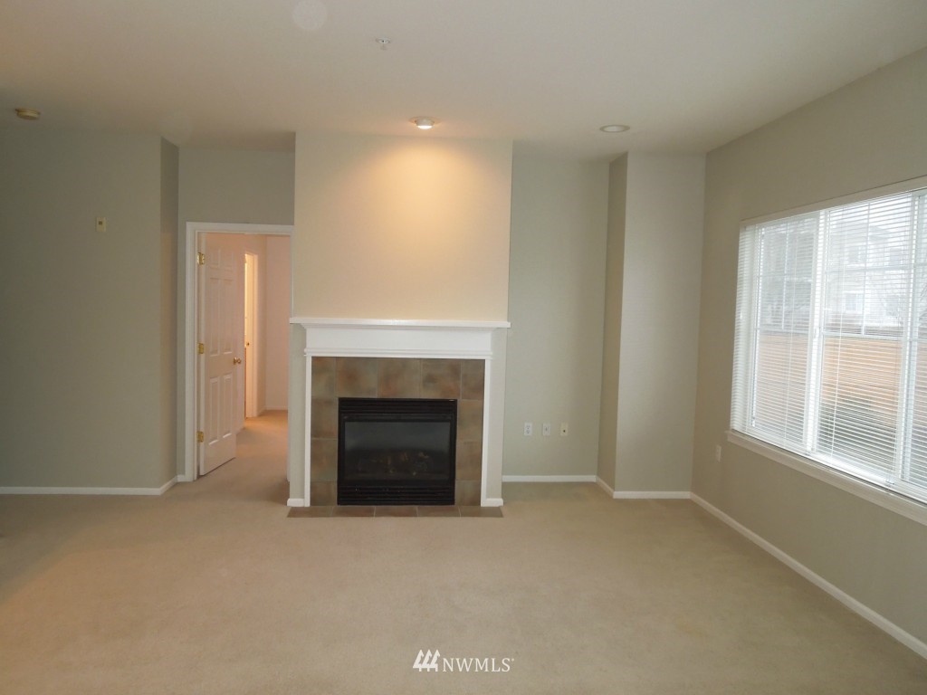 5020 Talbot Place South, Unit H Renton, WA 98055 - Photo 3 of 16 Gallery Image 3