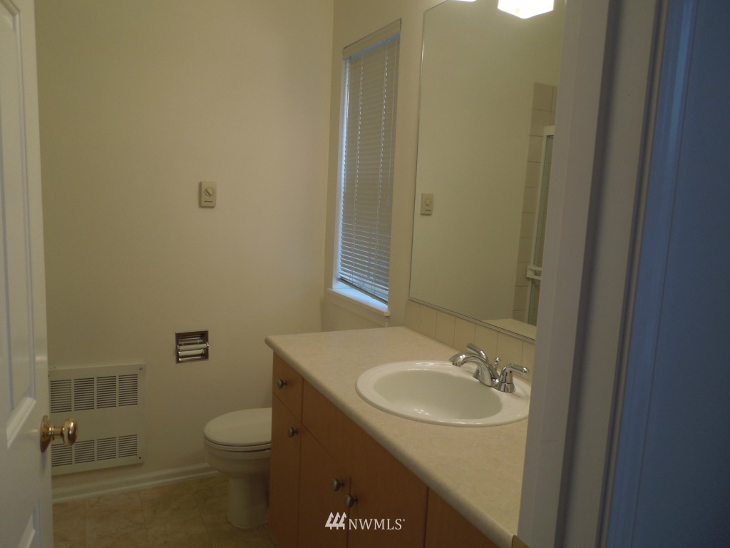 5020 Talbot Place South, Unit H Renton, WA 98055 - Photo 7 of 16 Gallery Image 7