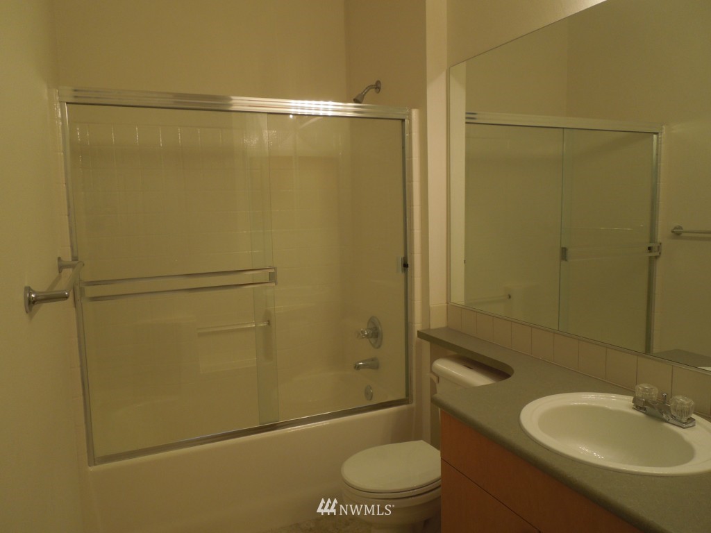 5020 Talbot Place South, Unit H Renton, WA 98055 - Photo 8 of 16 Gallery Image 8