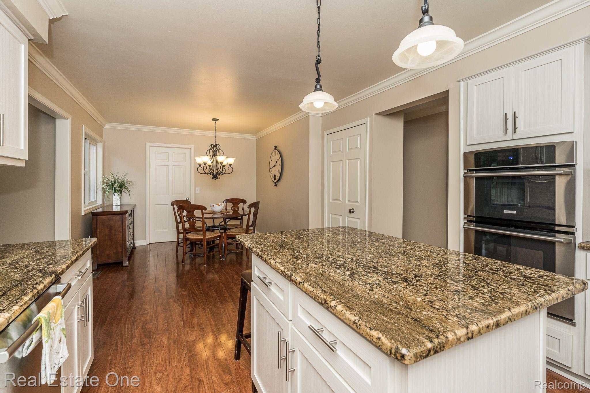 3307 Salem Court Rochester, MI 48306 - Photo 17 of 36 Gallery Image 17