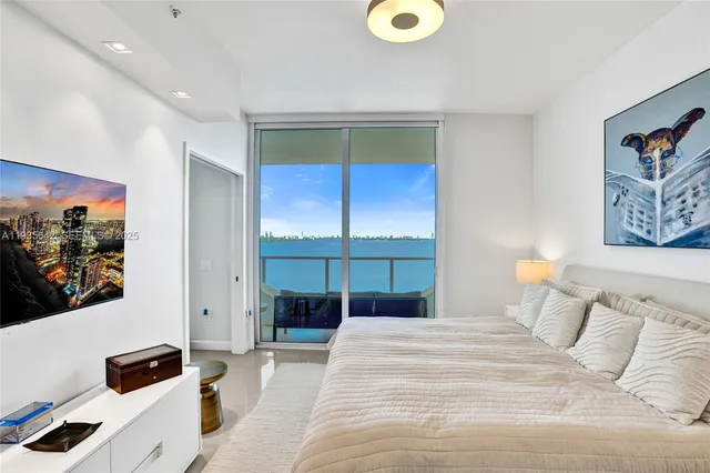 $876,000 | 601 Northeast 27th Street, Unit 1507, Miami, FL 33137