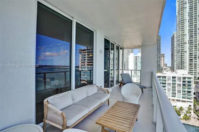 $876,000 | 601 Northeast 27th Street, Unit 1507, Miami, FL 33137