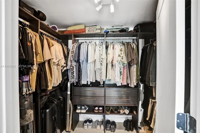 $876,000 | 601 Northeast 27th Street, Unit 1507, Miami, FL 33137