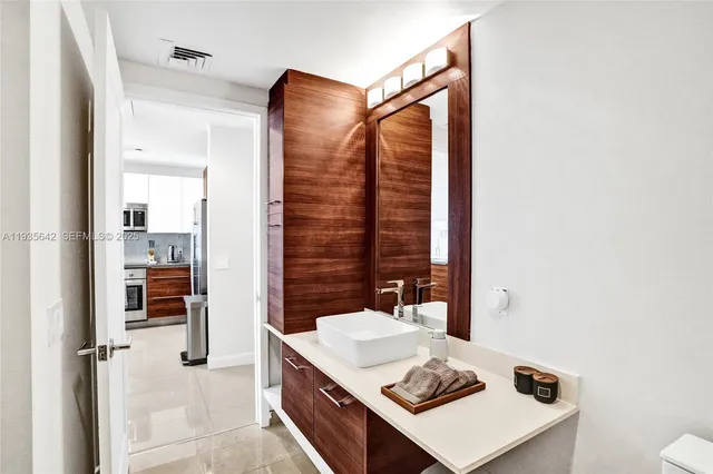 $876,000 | 601 Northeast 27th Street, Unit 1507, Miami, FL 33137