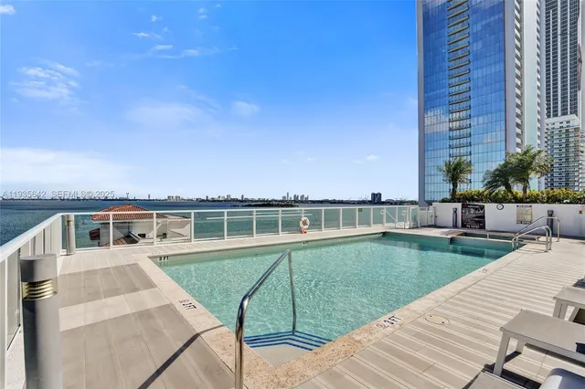 $876,000 | 601 Northeast 27th Street, Unit 1507, Miami, FL 33137