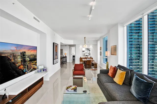 $876,000 | 601 Northeast 27th Street, Unit 1507, Miami, FL 33137