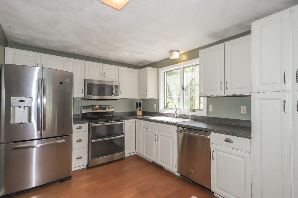 22 Andrews Farm Road Boxford, MA 01921 - Photo 3 of 28 Gallery Image 3