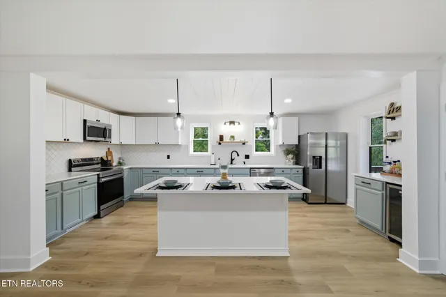 $694,900 | 120 Brookfield Drive, Kingsport, TN 37663