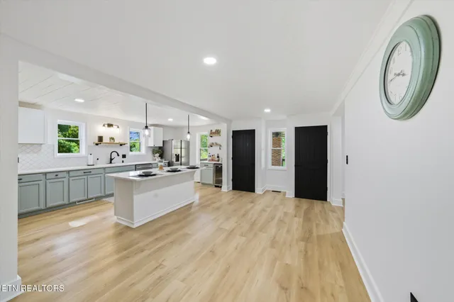 $694,900 | 120 Brookfield Drive, Kingsport, TN 37663