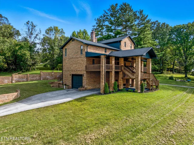 $694,900 | 120 Brookfield Drive, Kingsport, TN 37663