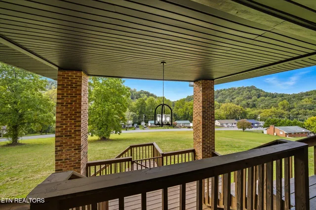 $694,900 | 120 Brookfield Drive, Kingsport, TN 37663