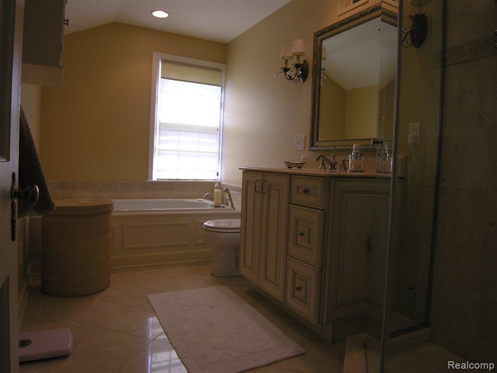 44 Renaud Road Grosse Pointe, MI 48236 - Photo 15 of 25 DSCN8242.JPG