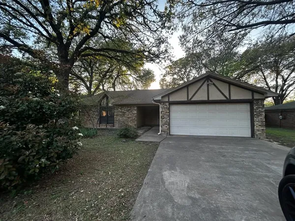 $1,995 | 2716 Sibley Drive, Arlington, TX 76015