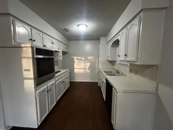$1,995 | 2716 Sibley Drive, Arlington, TX 76015