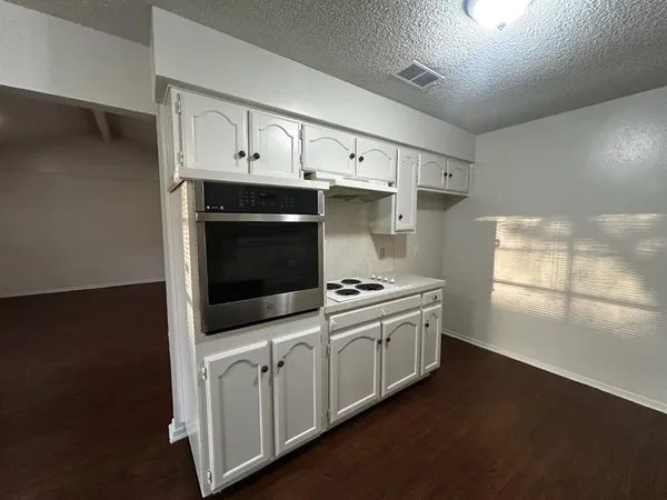 $1,995 | 2716 Sibley Drive, Arlington, TX 76015