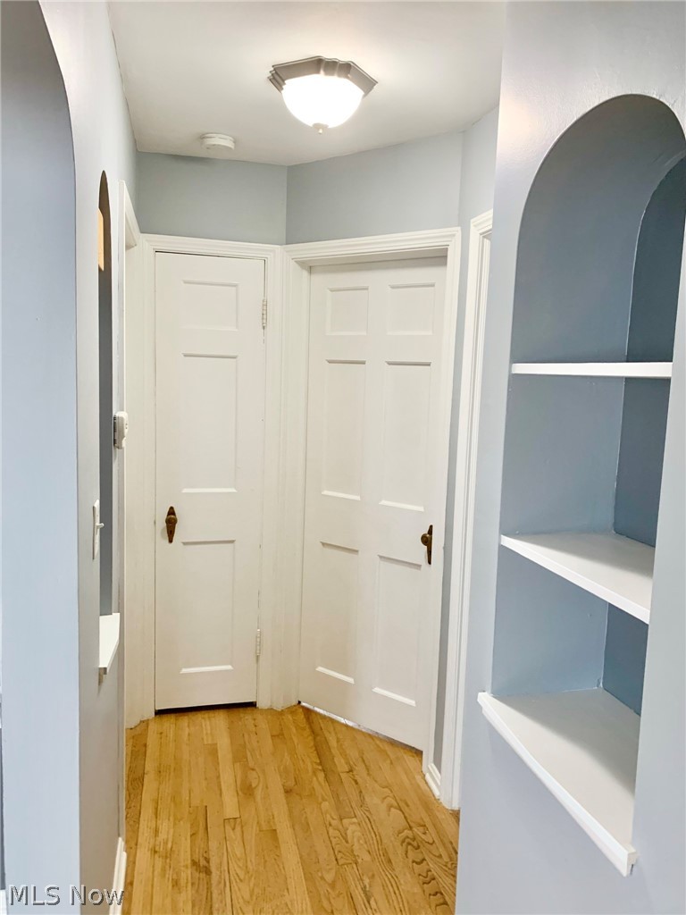 1633 Lander Road Cleveland, OH 44124 - Photo 7 of 32