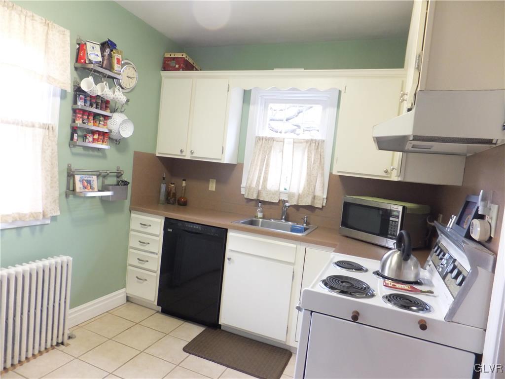 1021 Decatur Street Bethlehem, PA 18017 - Photo 8 of 23 Gallery Image 8