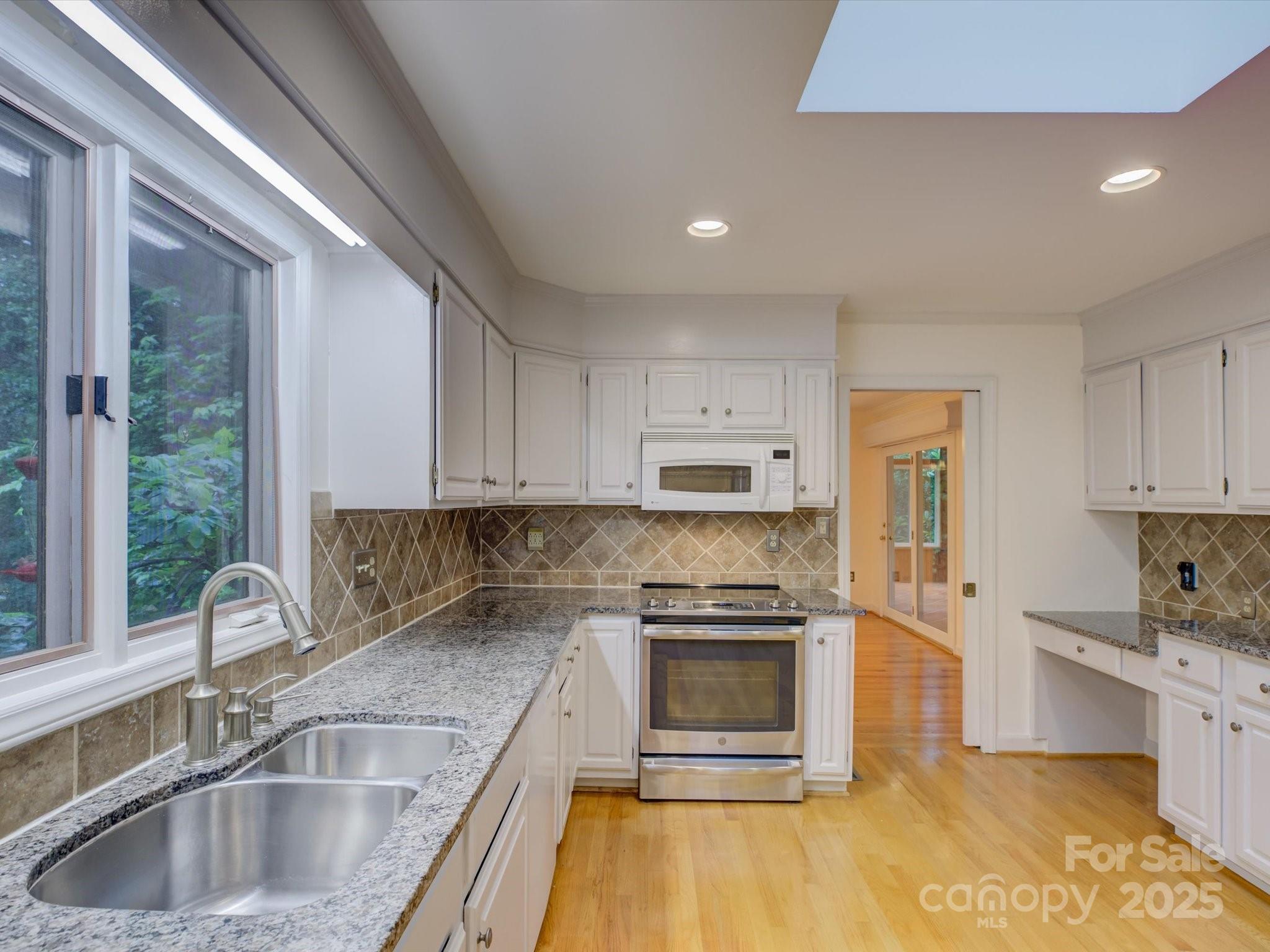 8 Sunrise Point Road Lake Wylie, SC 29710 - Photo 13 of 48