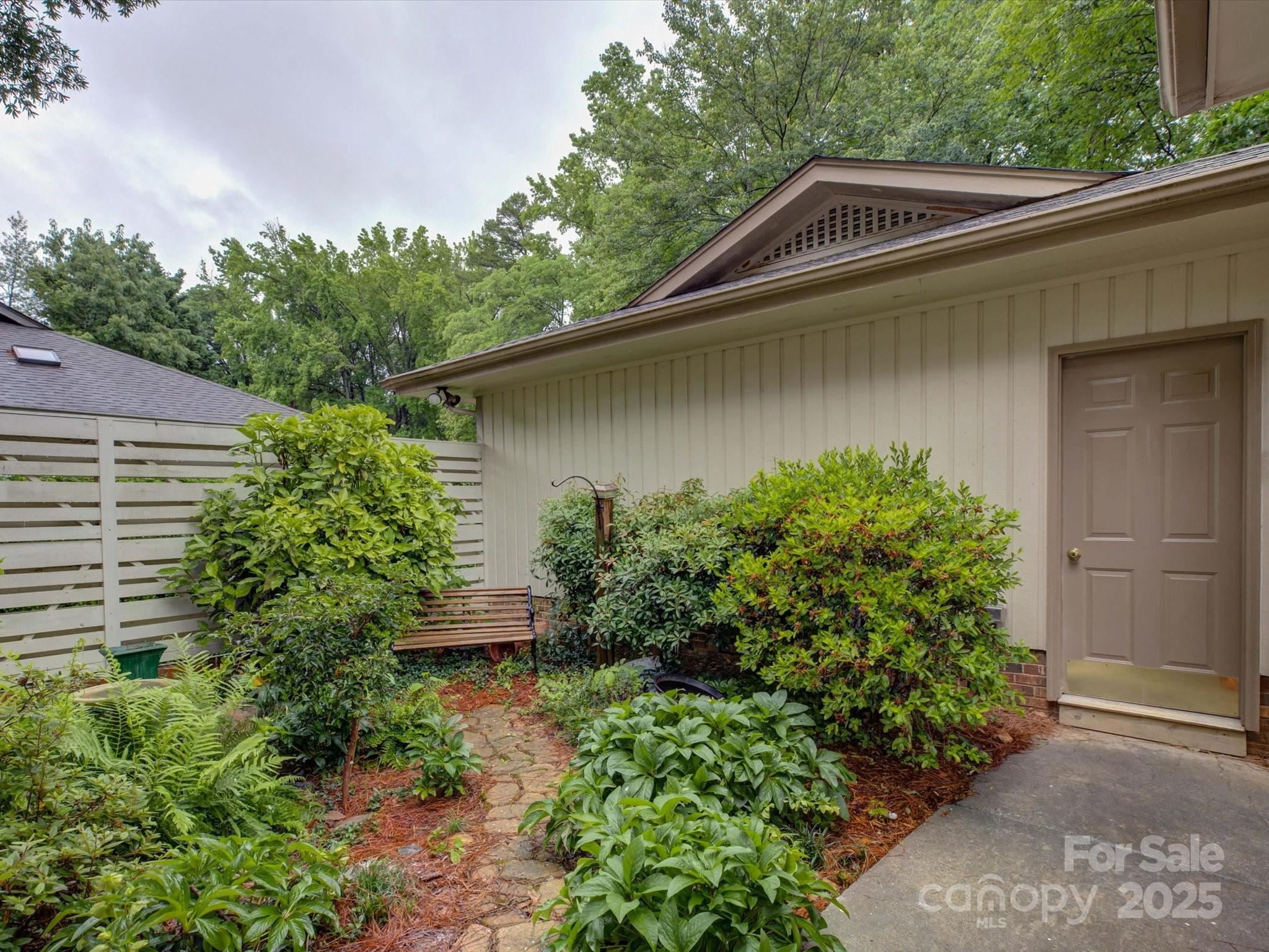 8 Sunrise Point Road Lake Wylie, SC 29710 - Photo 2 of 48