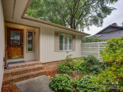 $639,000 | 8 Sunrise Point Road, Lake Wylie, SC 29710