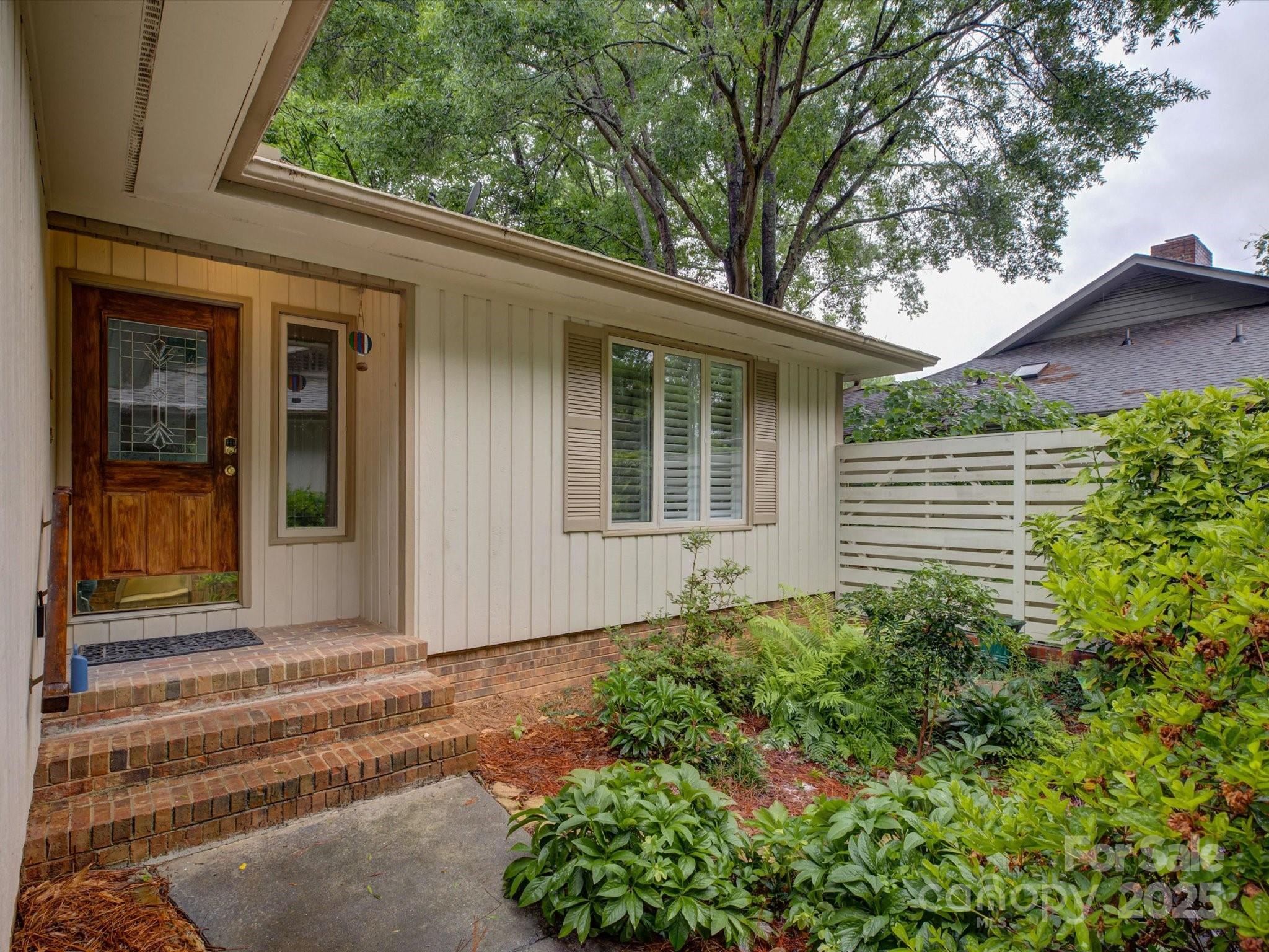 8 Sunrise Point Road Lake Wylie, SC 29710 - Photo 3 of 48