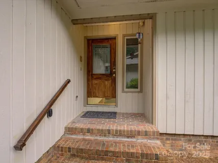 $639,000 | 8 Sunrise Point Road, Lake Wylie, SC 29710