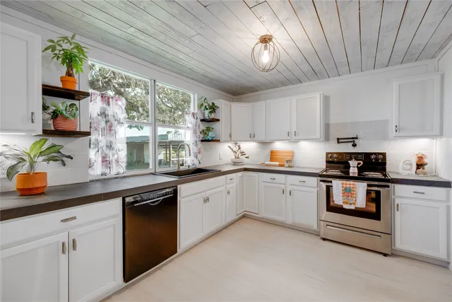 $274,000 | 630 County Road 1855, Grapeland, TX 75844