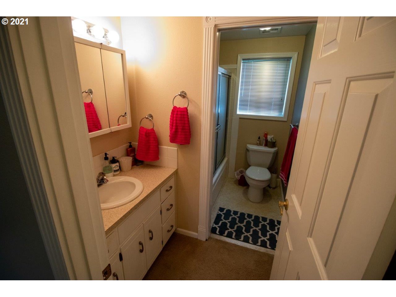 2440 Dornoch Street Springfield, OR 97477 - Photo 10 of 27