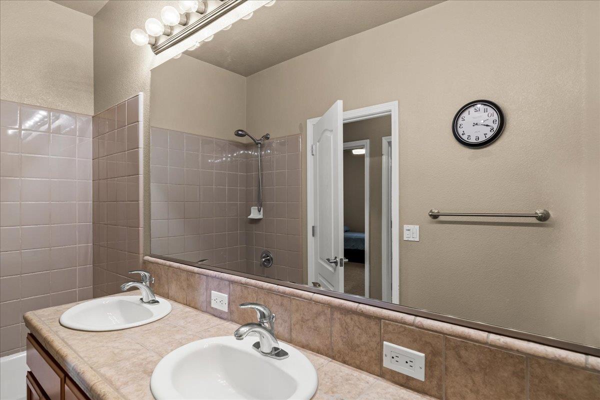1672 Moonbeam Way Turlock, CA 95382 - Photo 43 of 53