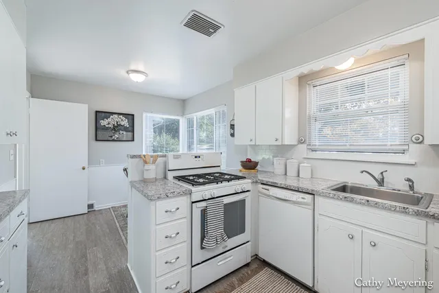 $349,900 | 809 Everglade Drive Southeast, Grand Rapids, MI 49507