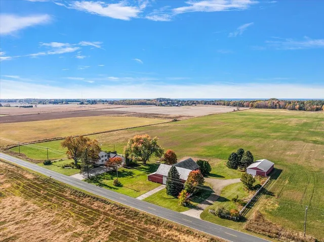 $399,900 | 9665 Chase Road, Montague, MI 49437