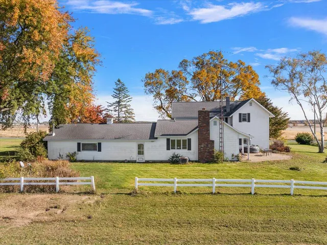 $399,900 | 9665 Chase Road, Montague, MI 49437