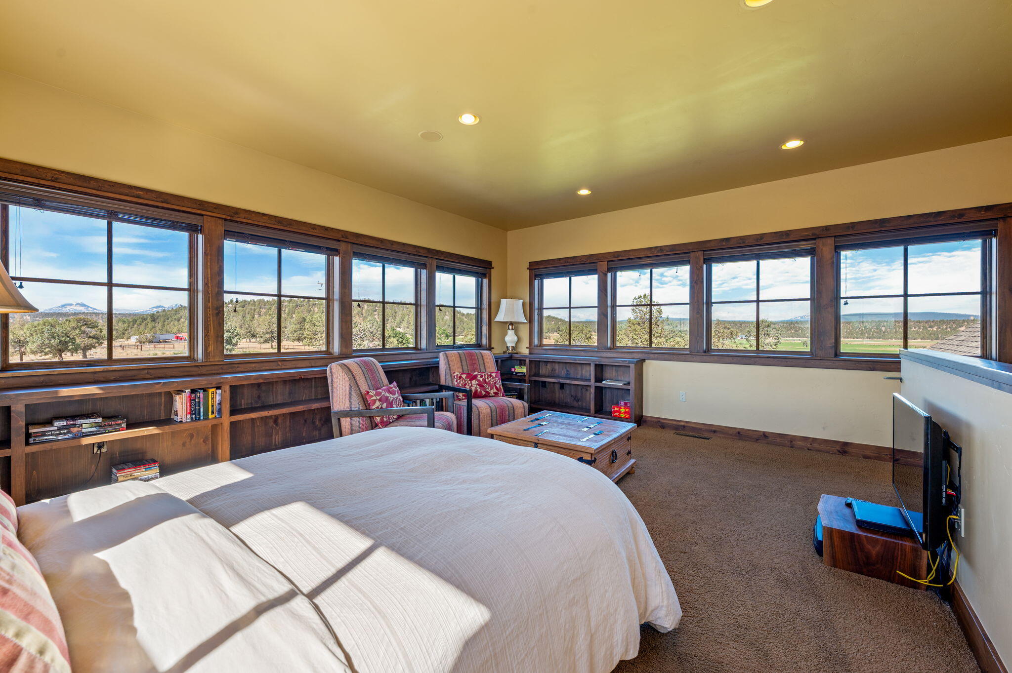 71285 Holmes Road Sisters, OR 97759 - Photo 119 of 123 a living room with furniture and a floor to ceiling window