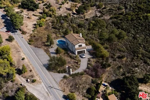 $1,175,000 | 34134 Mulholland Highway, Malibu, CA 90265
